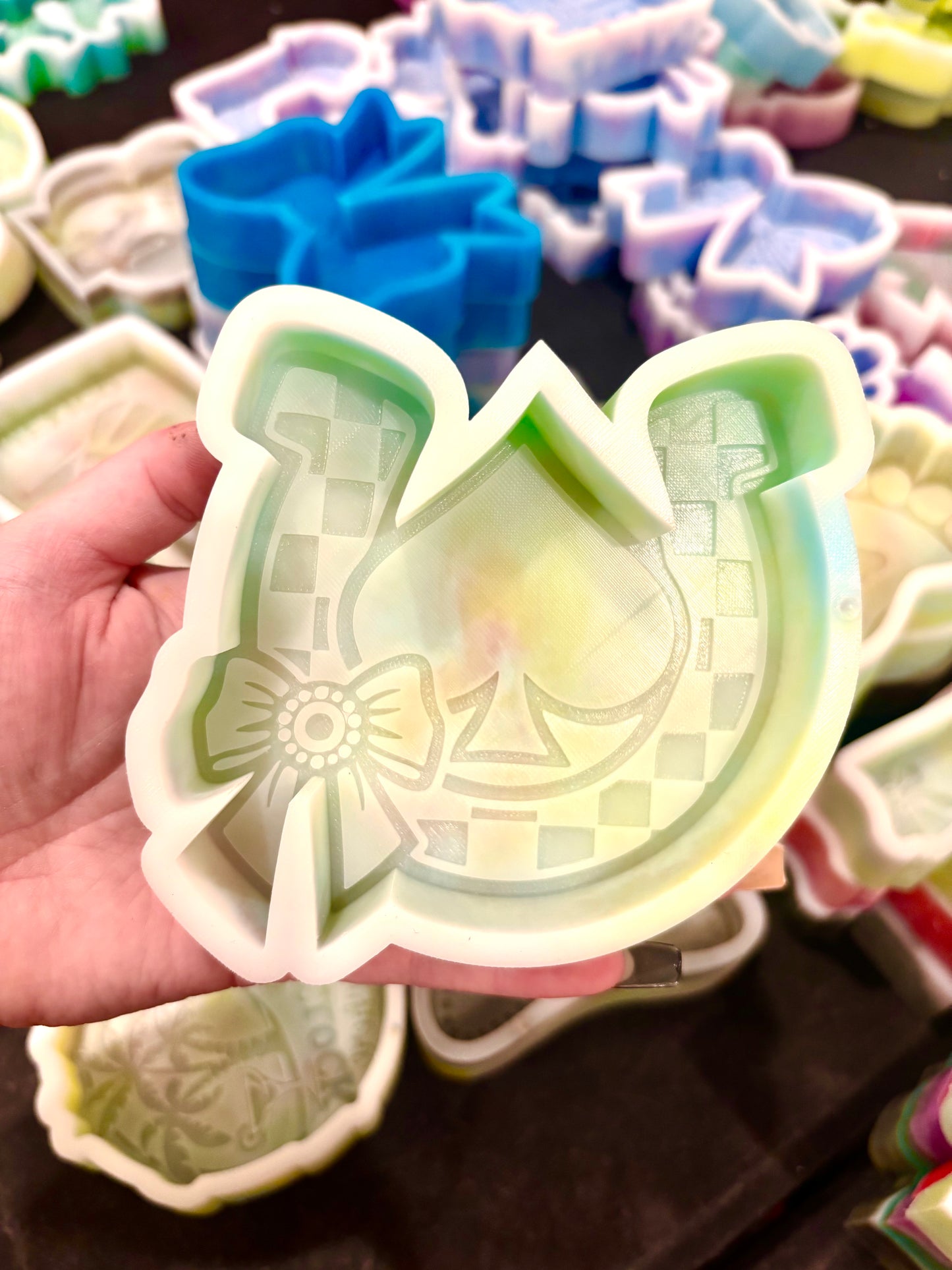 Checkered Horseshoe Spade Silicone Mold