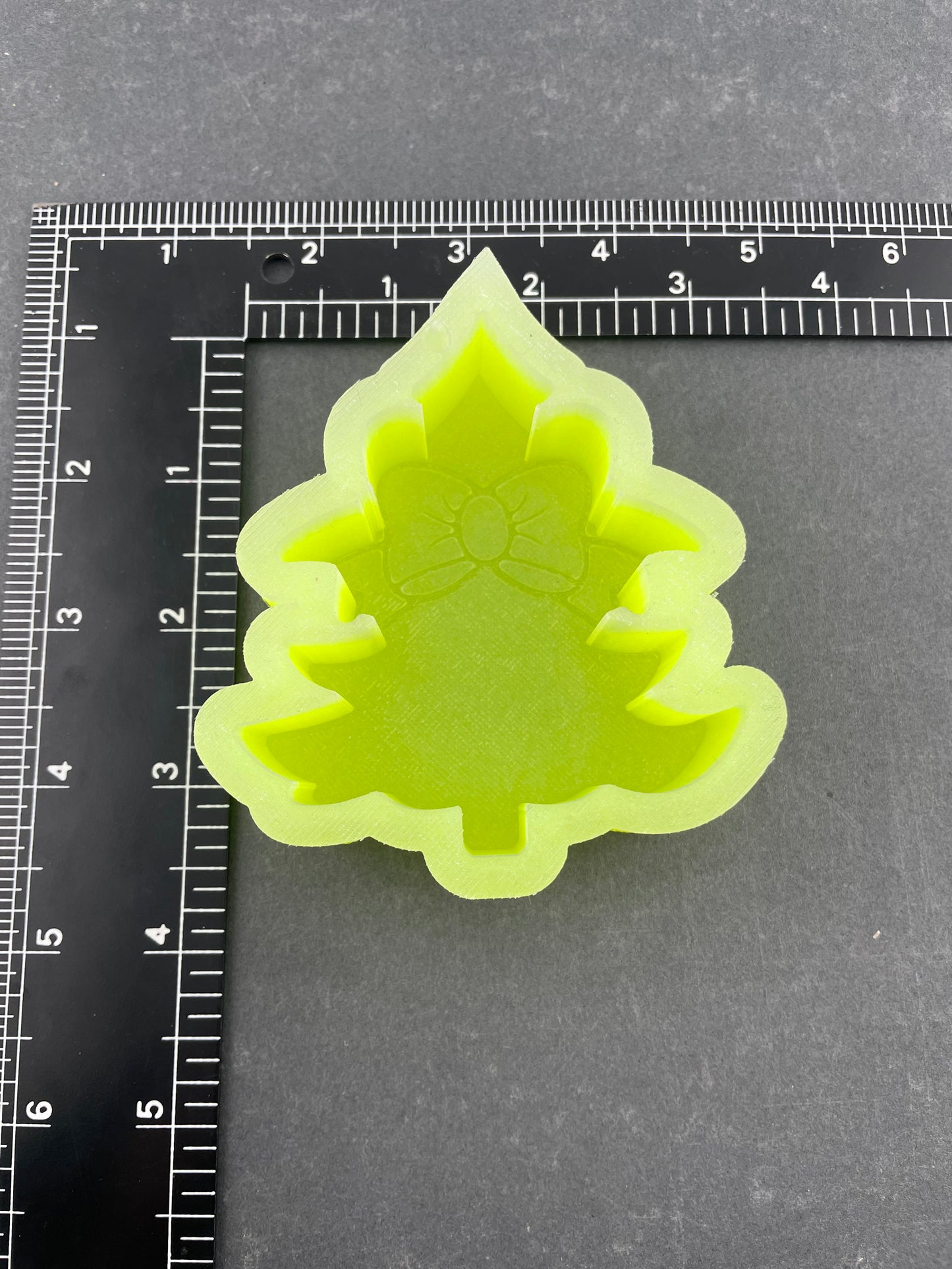 Christmas Tree w/Bow Silicone Mold©